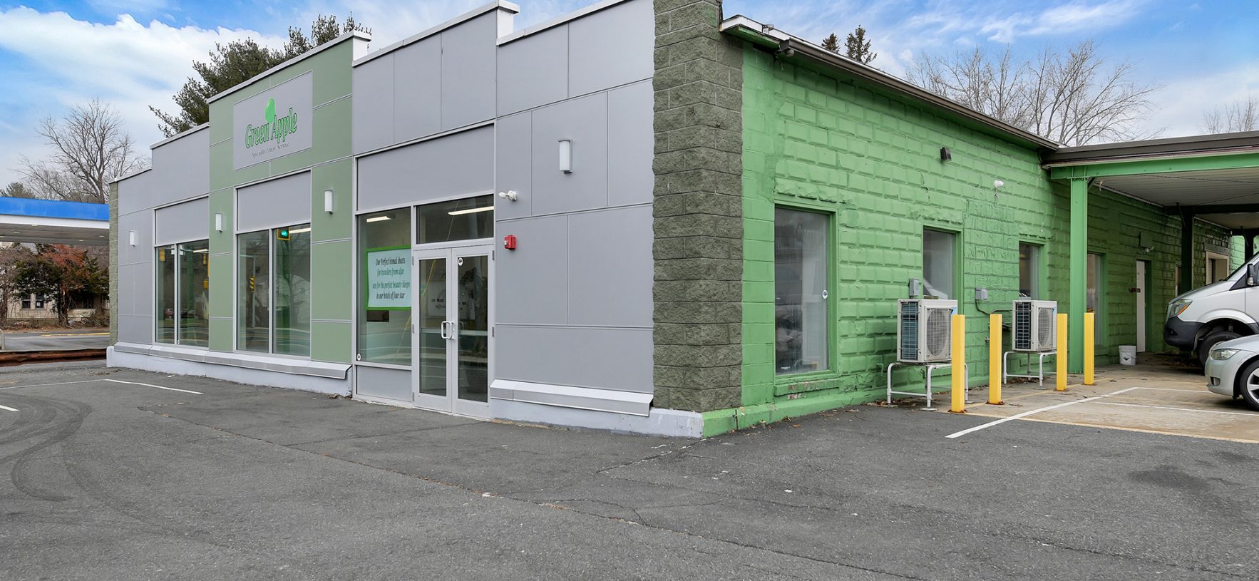 GreenApple-ExteriorEntrance